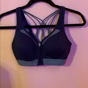 sports bra